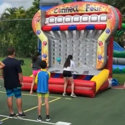 Animación Juegos inflables, Power 4 gigante inflable