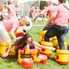 Gran Fútbol : Juego cómico en grandes zapatos para sus eventos