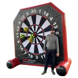 Découvrez le Dart Foot : cible gonflable fun pour centres de loisirs